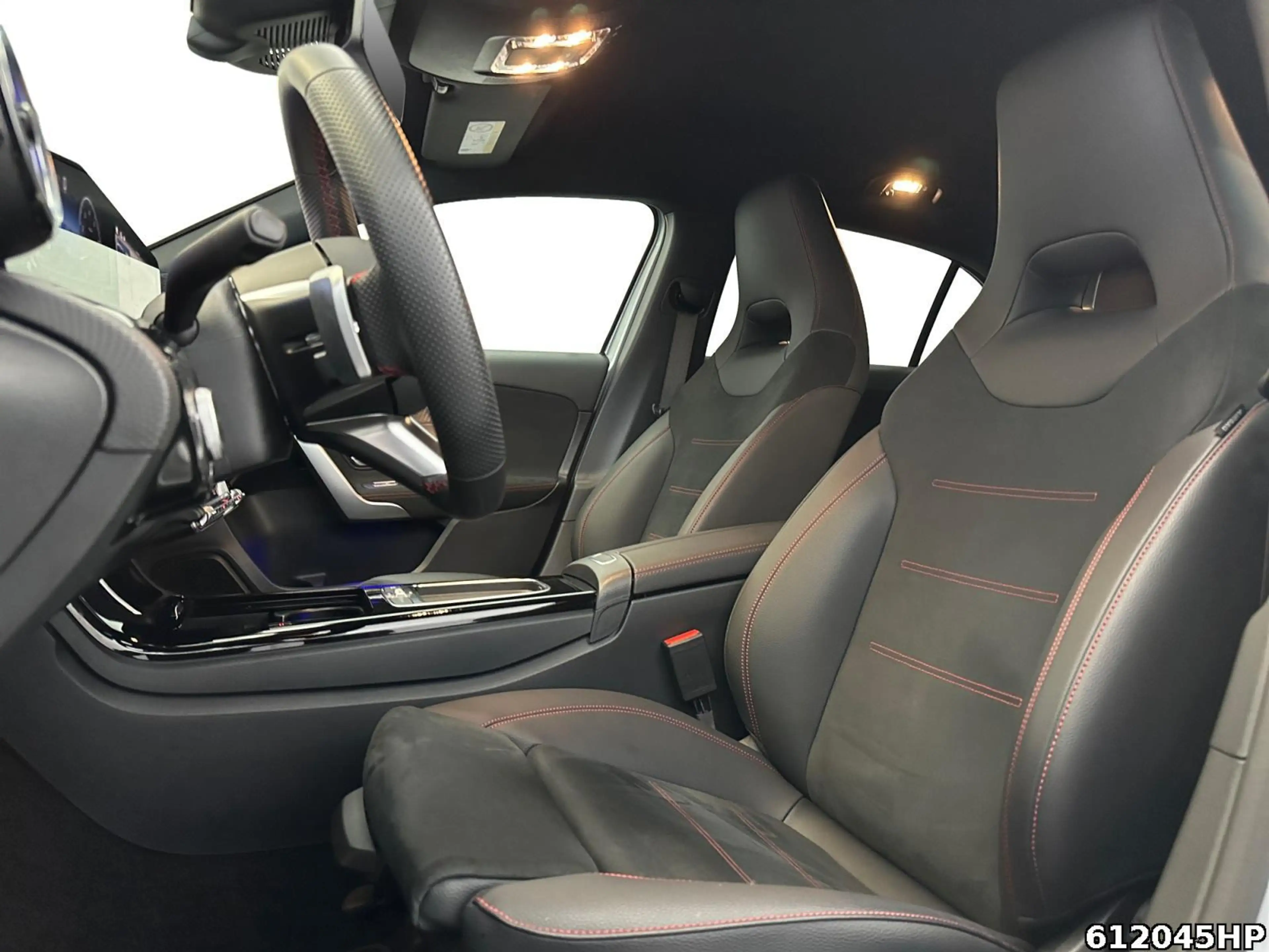 Mercedes-Benz A 200 AMG AHK Night Distronic Kamera Keyless Amb — photo 10