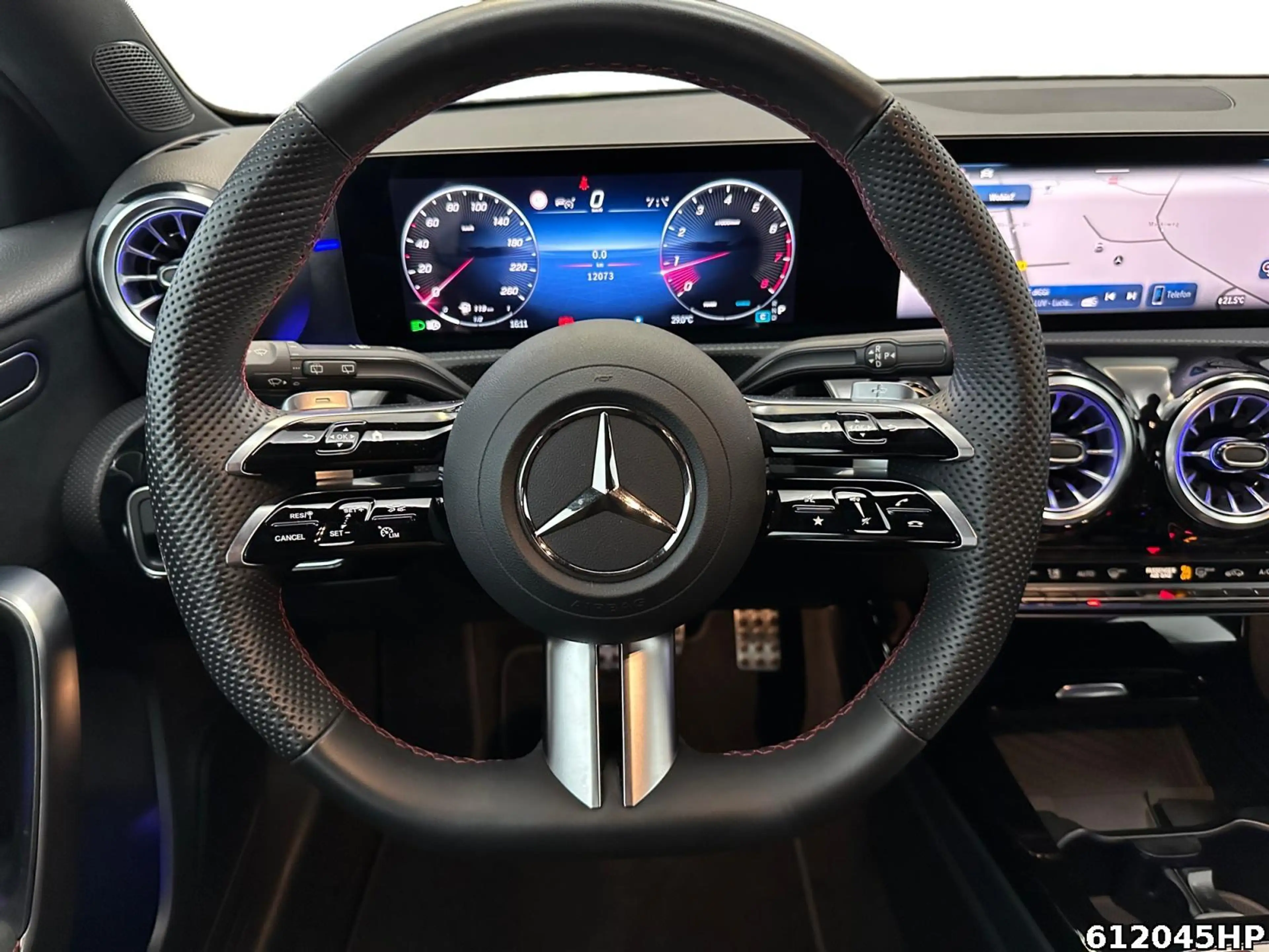 Mercedes-Benz A 200 AMG AHK Night Distronic Kamera Keyless Amb — photo 13