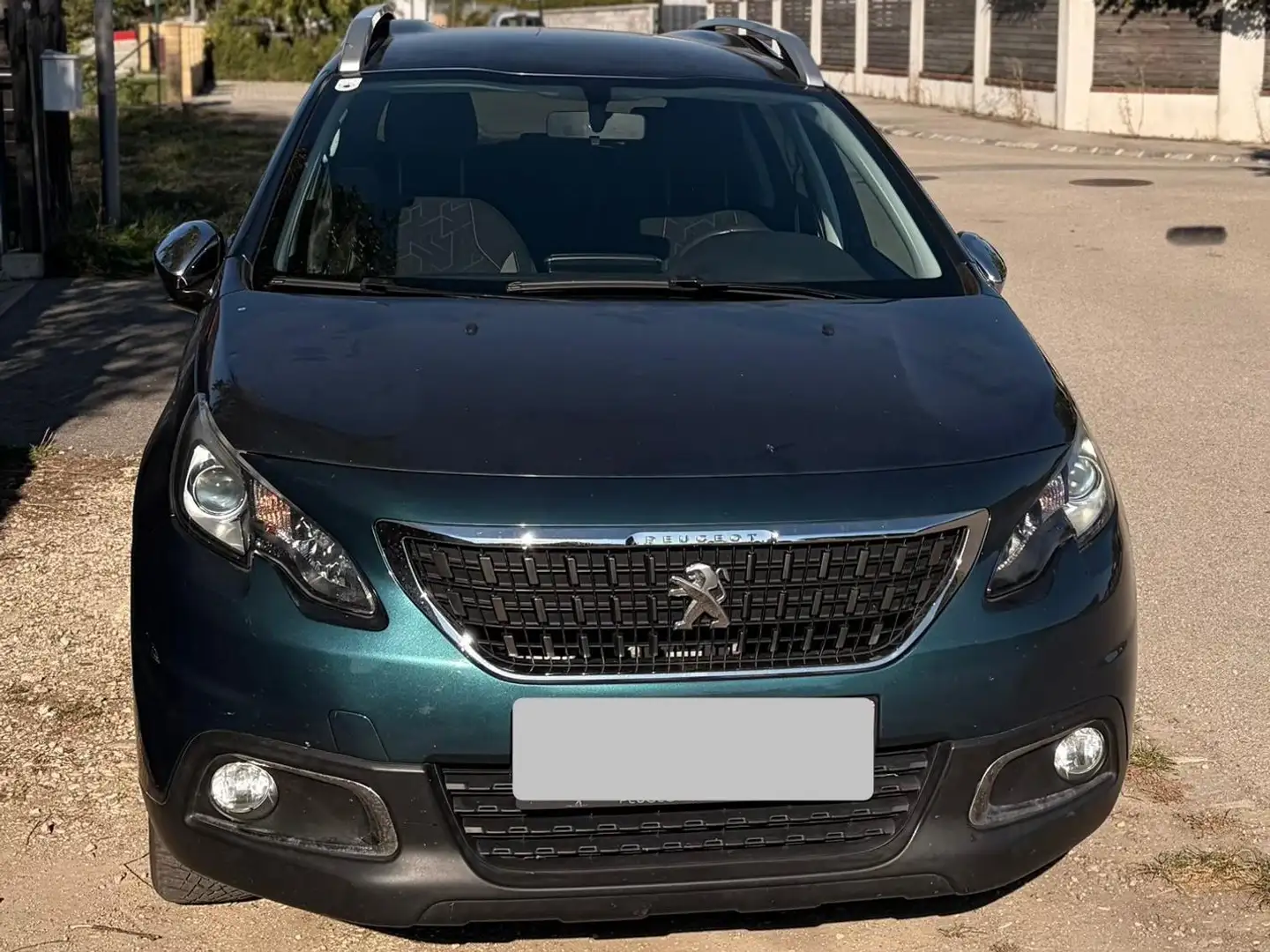 Peugeot 2008 2008 1,2 PureTech Style Style Grün - 1