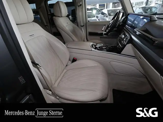 Mercedes-Benz G-Class view 5