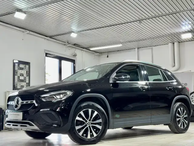 Mercedes-Benz GLA 200 d*Style*Business*LED High Per.*Panorama*DAB*
