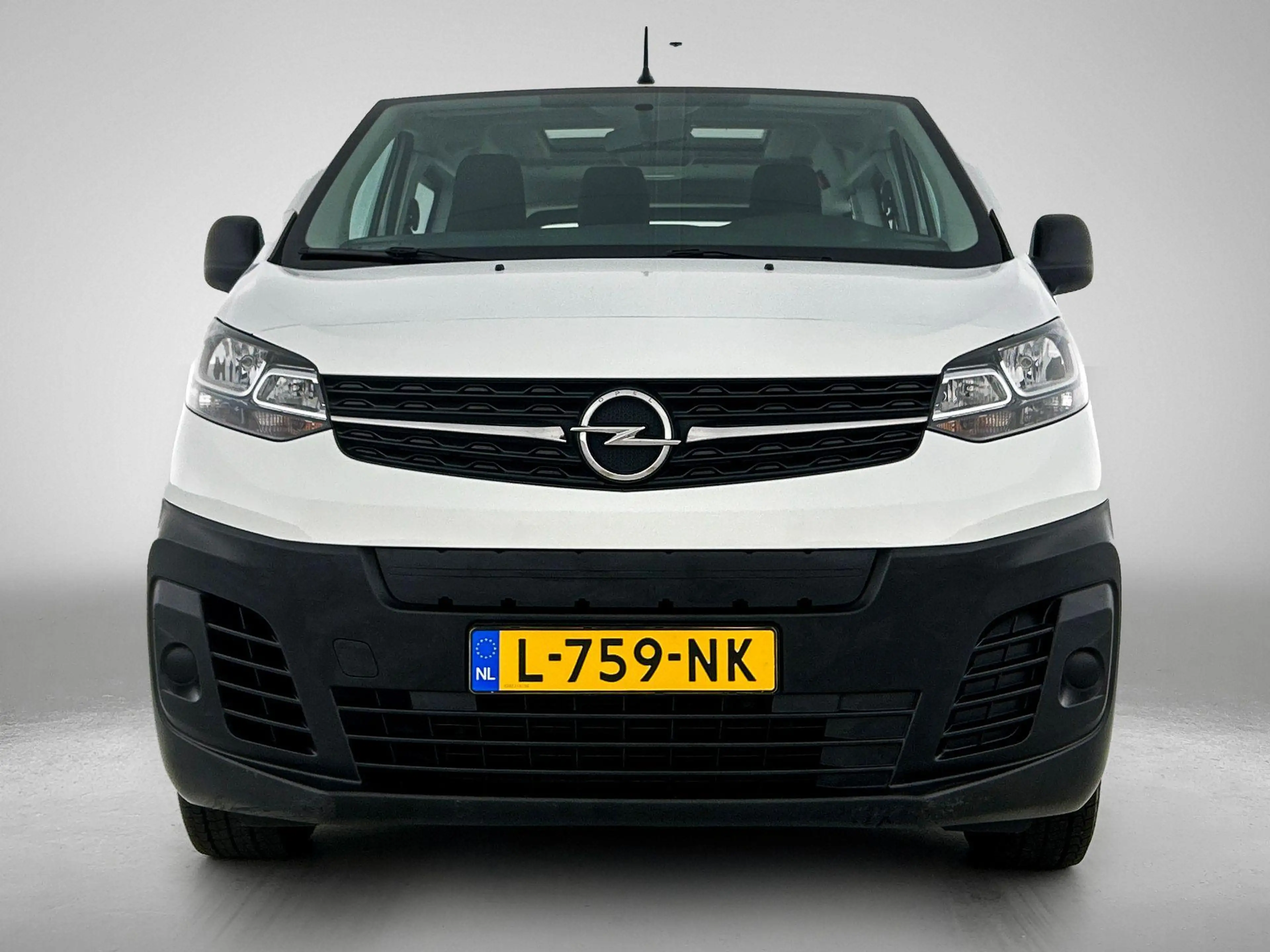 Opel Vivaro-e Combi L2H1 75 kWh — photo 6
