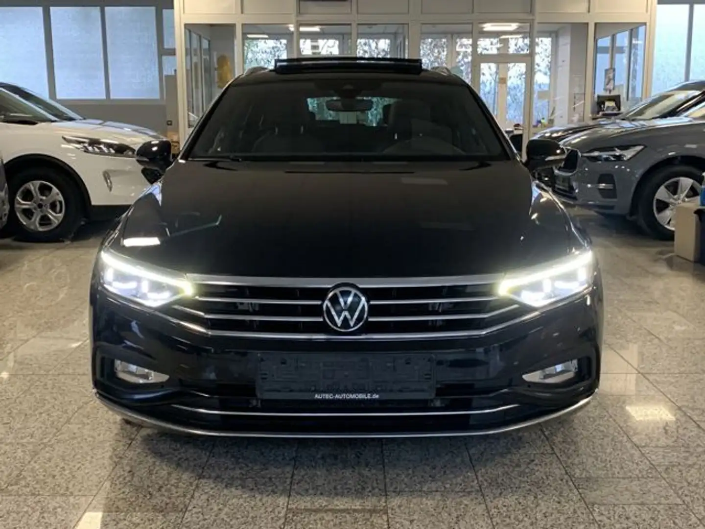 Volkswagen Passat Variant Elegance IQ-LIGHT+KAMERA+AHK+PANO Schwarz - 2
