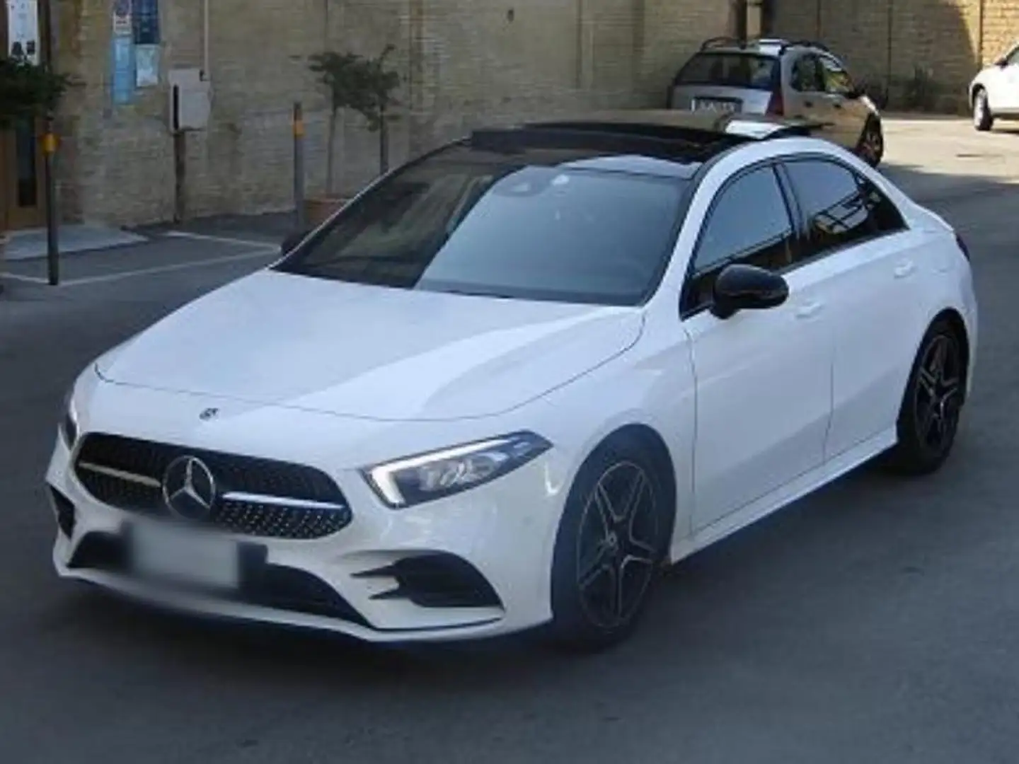 Mercedes-Benz A 200 Classe A - V177 2018 Premium auto AMG UFFICIALI Bianco - 1