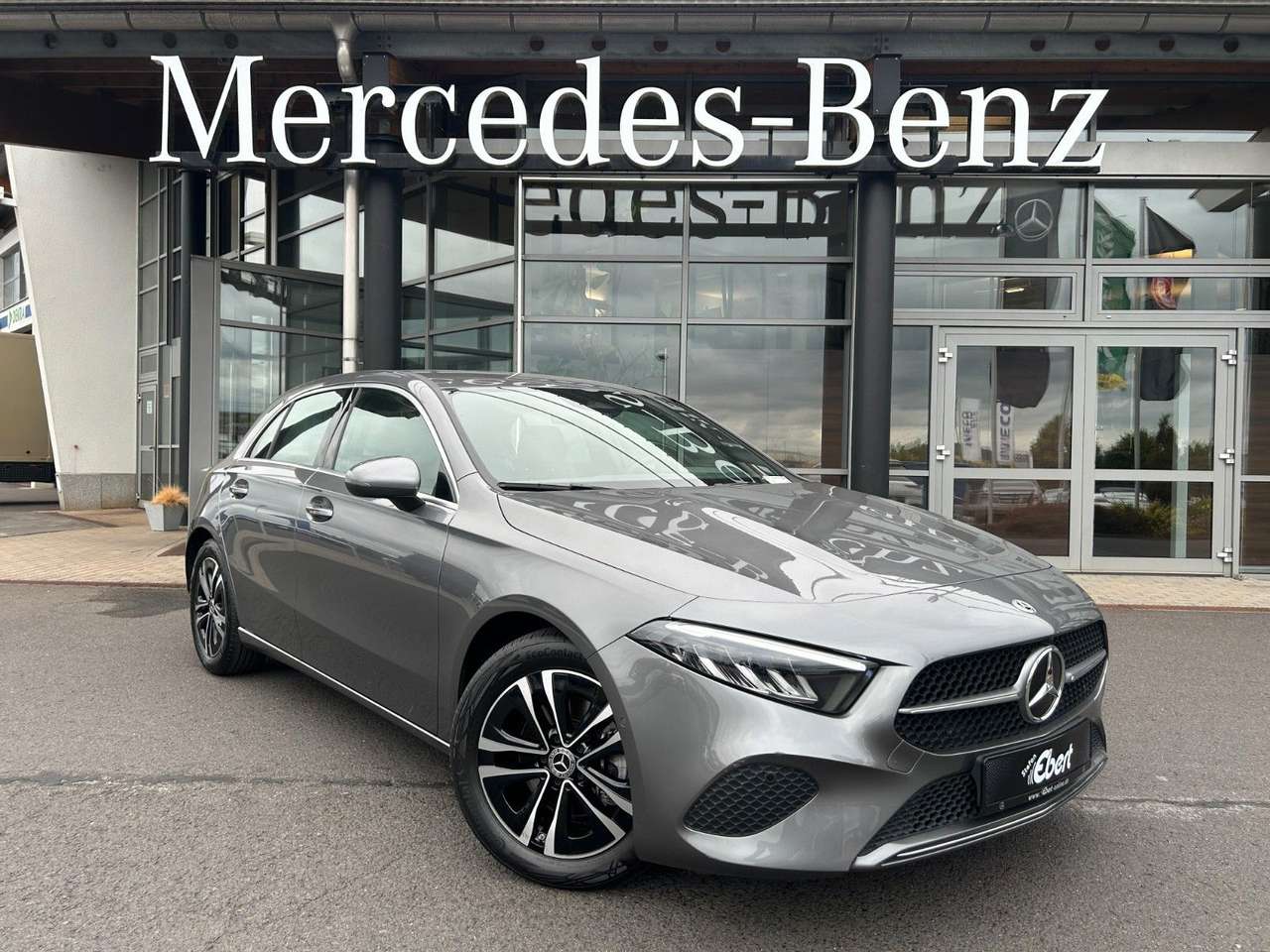 Mercedes-Benz A 180 2025 — Progressive+RKamera+LED+IHC+Digital+