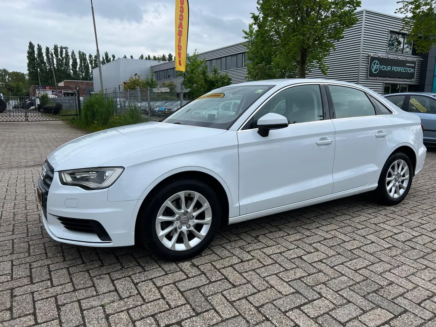 Audi A3 Limousine 1.6 TDI Attraction Pro Line Plus - Netje Weiß - 2
