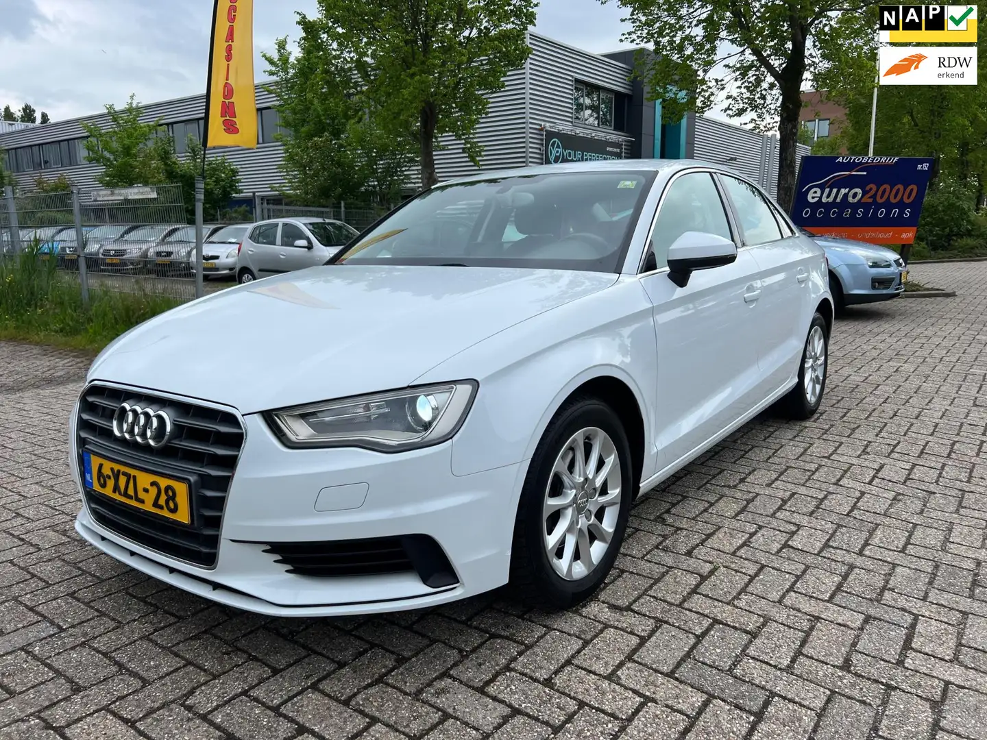 Audi A3 Limousine 1.6 TDI Attraction Pro Line Plus - Netje Weiß - 1