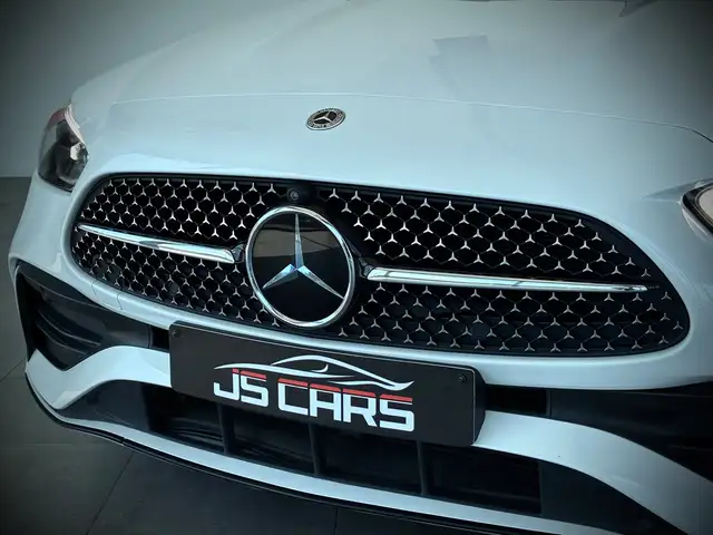 Mercedes-Benz C-Class view 4