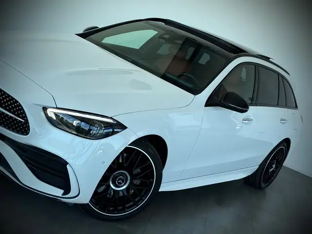 Mercedes-Benz C-Class view 3