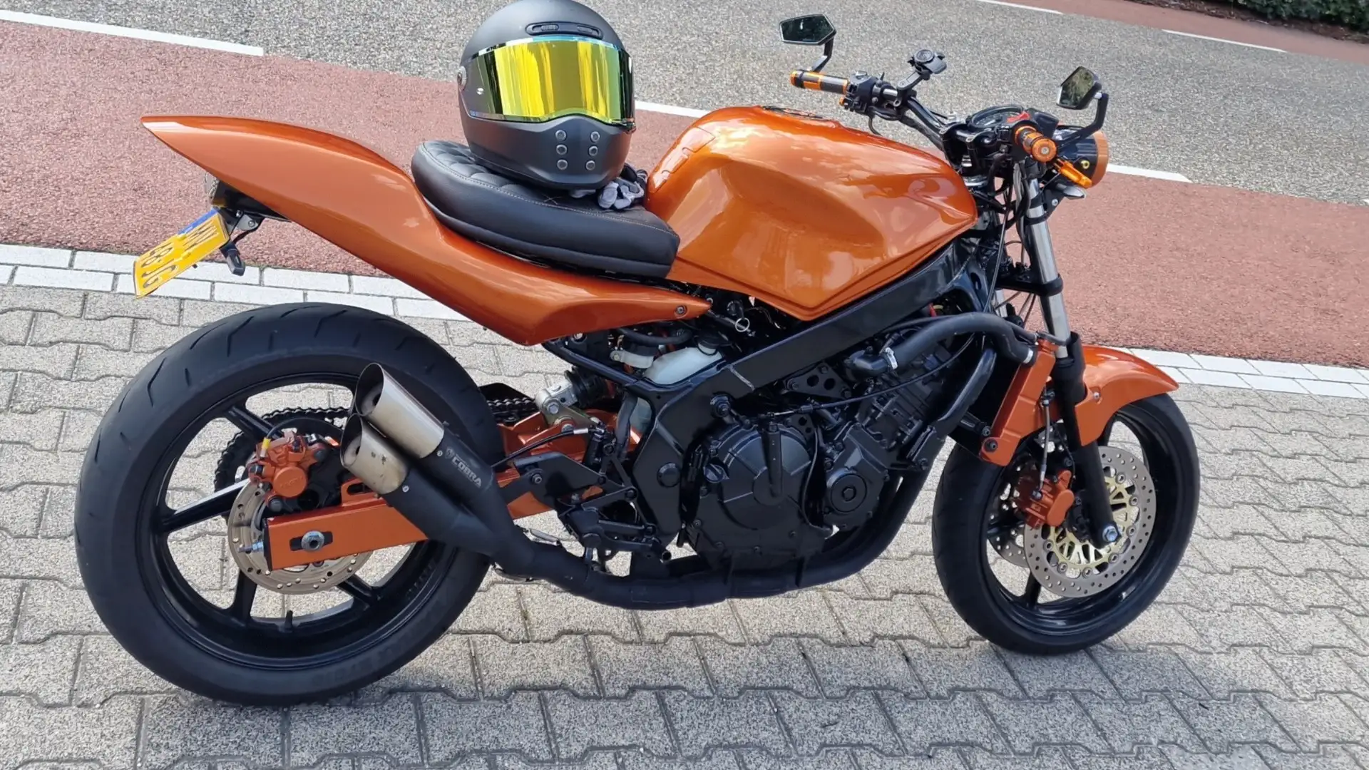 Honda CBR 600 honda CBR 600f  naked custom Orange - 1