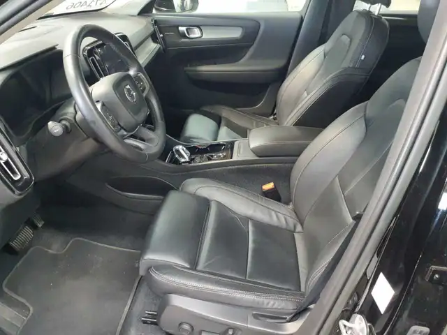Volvo XC40 view 7