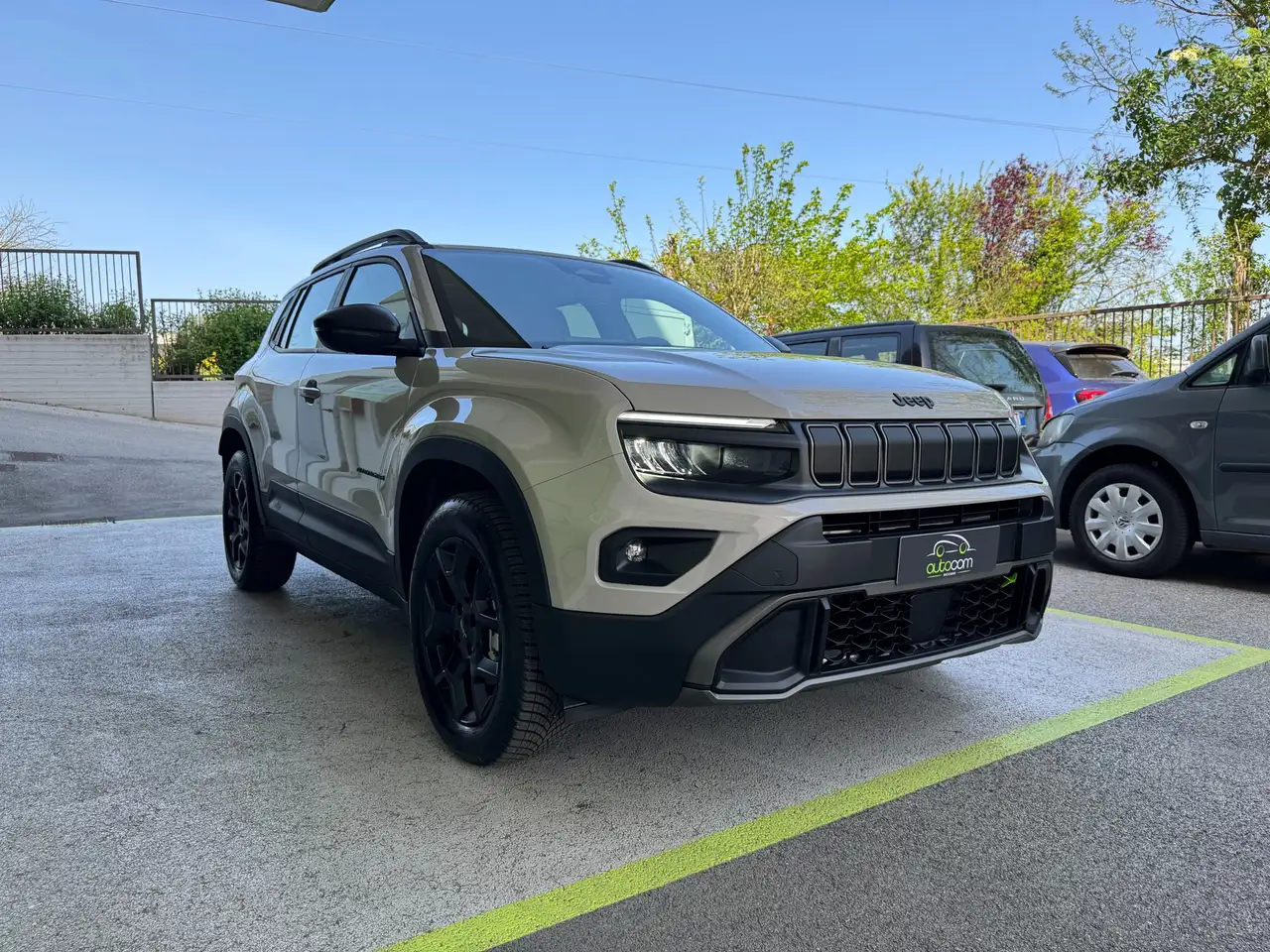 Jeep Avenger 1.2 turbo e-hybrid mhev Upland 4Xe 145cv edct6 km0 PROMO 4