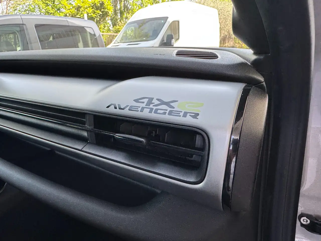 Jeep Avenger 1.2 turbo e-hybrid mhev Upland 4Xe 145cv edct6 km0 PROMO 9