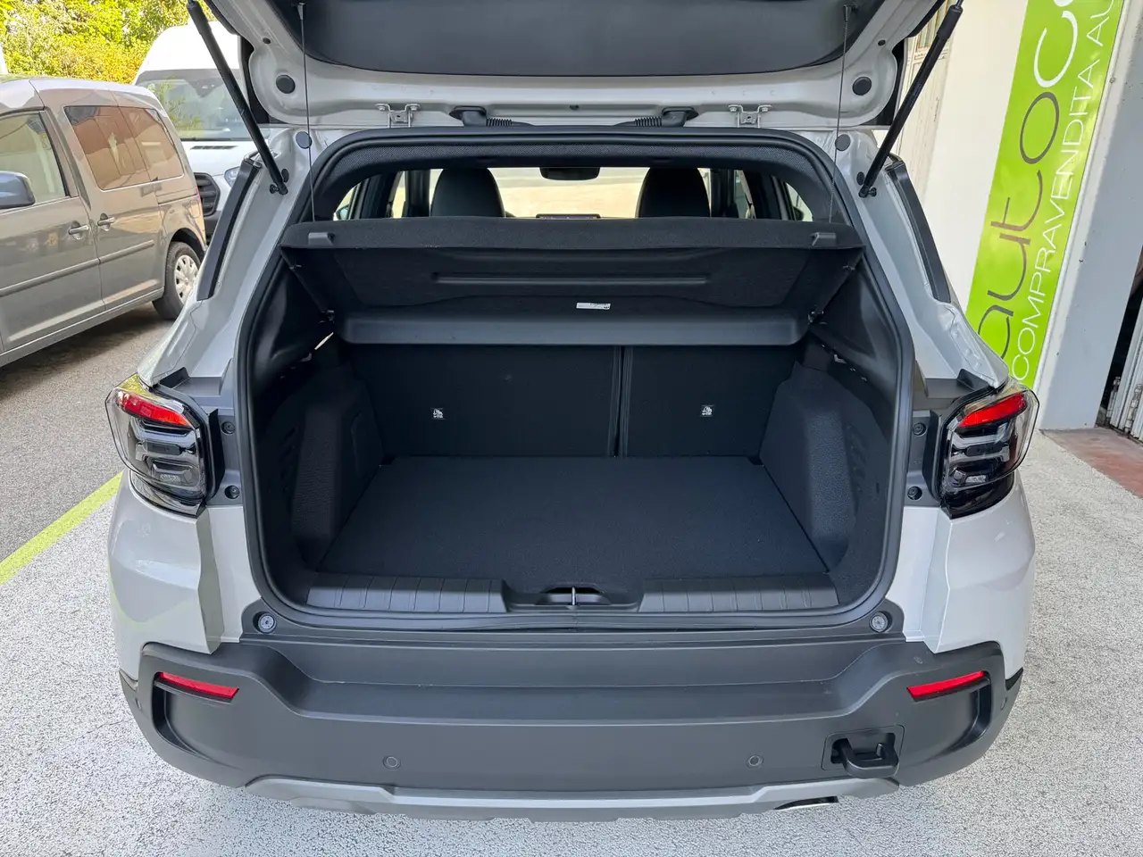 Jeep Avenger 1.2 turbo e-hybrid mhev Upland 4Xe 145cv edct6 km0 PROMO 10