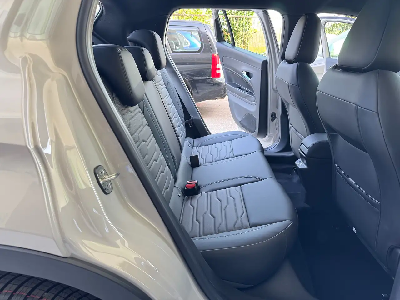 Jeep Avenger 1.2 turbo e-hybrid mhev Upland 4Xe 145cv edct6 km0 PROMO 7