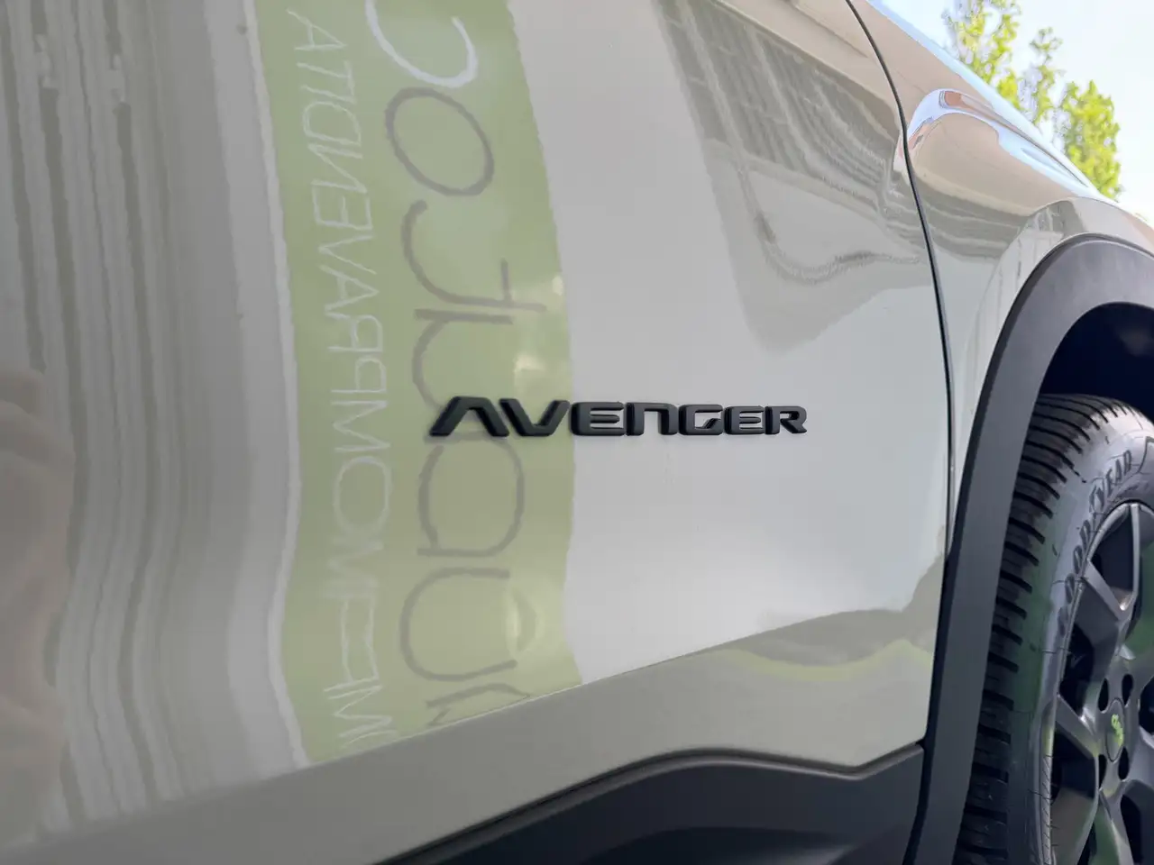 Jeep Avenger 1.2 turbo e-hybrid mhev Upland 4Xe 145cv edct6 km0 PROMO 18