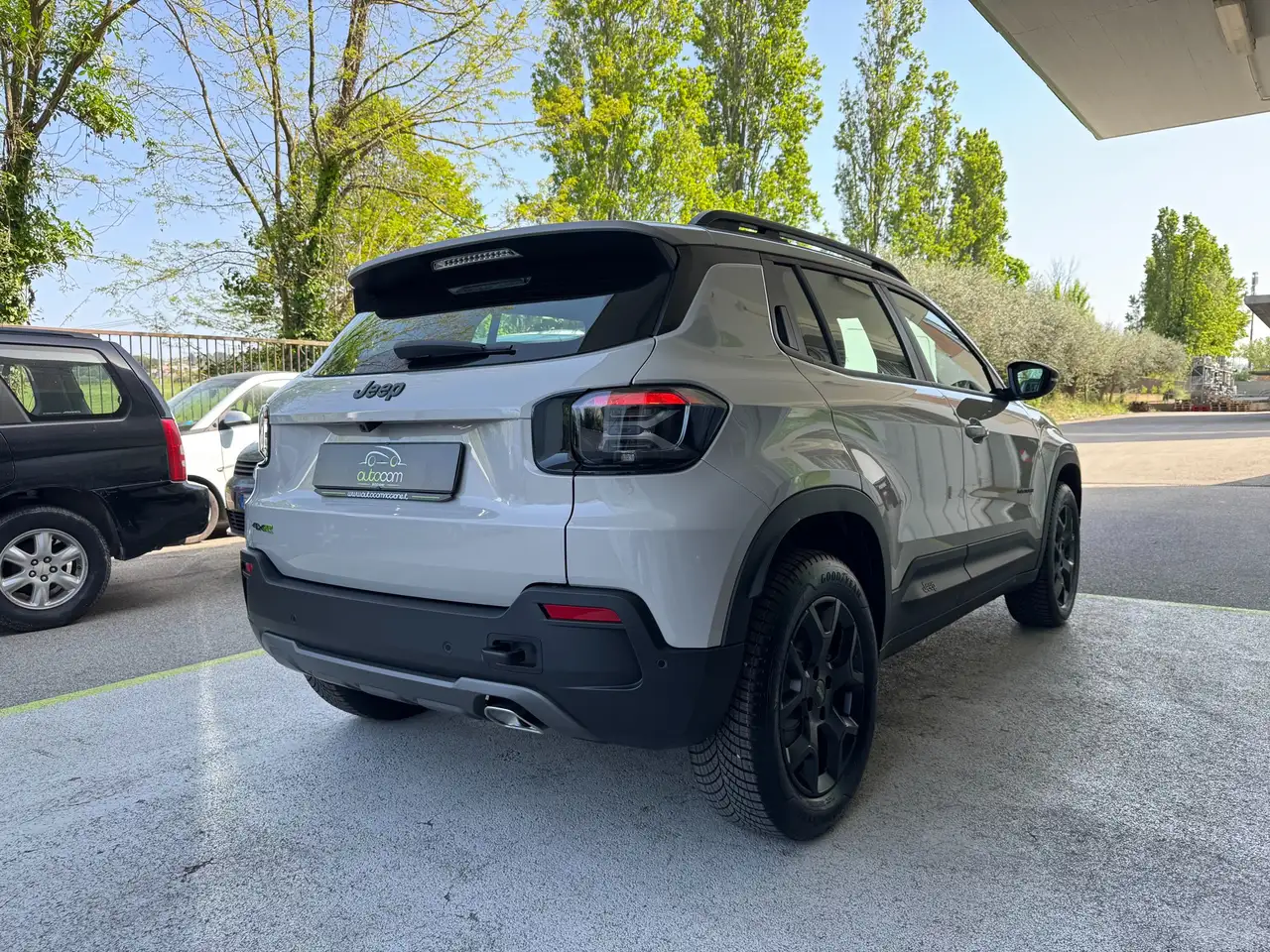 Jeep Avenger 1.2 turbo e-hybrid mhev Upland 4Xe 145cv edct6 km0 PROMO 3