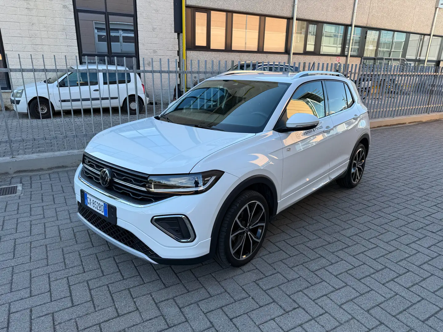 Volkswagen T-Cross T-Cross 2024 1.0 tsi R-Line 11.000 KM Blanc - 2