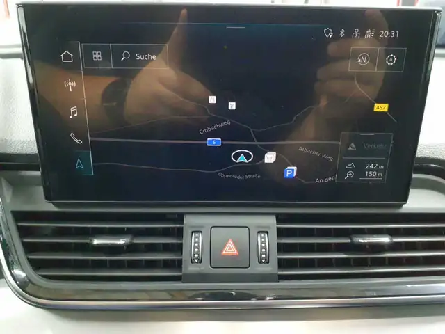 Audi Q5 view 12