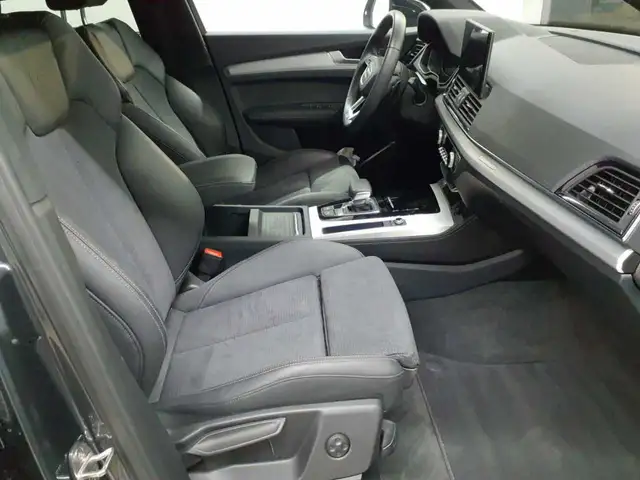 Audi Q5 view 8