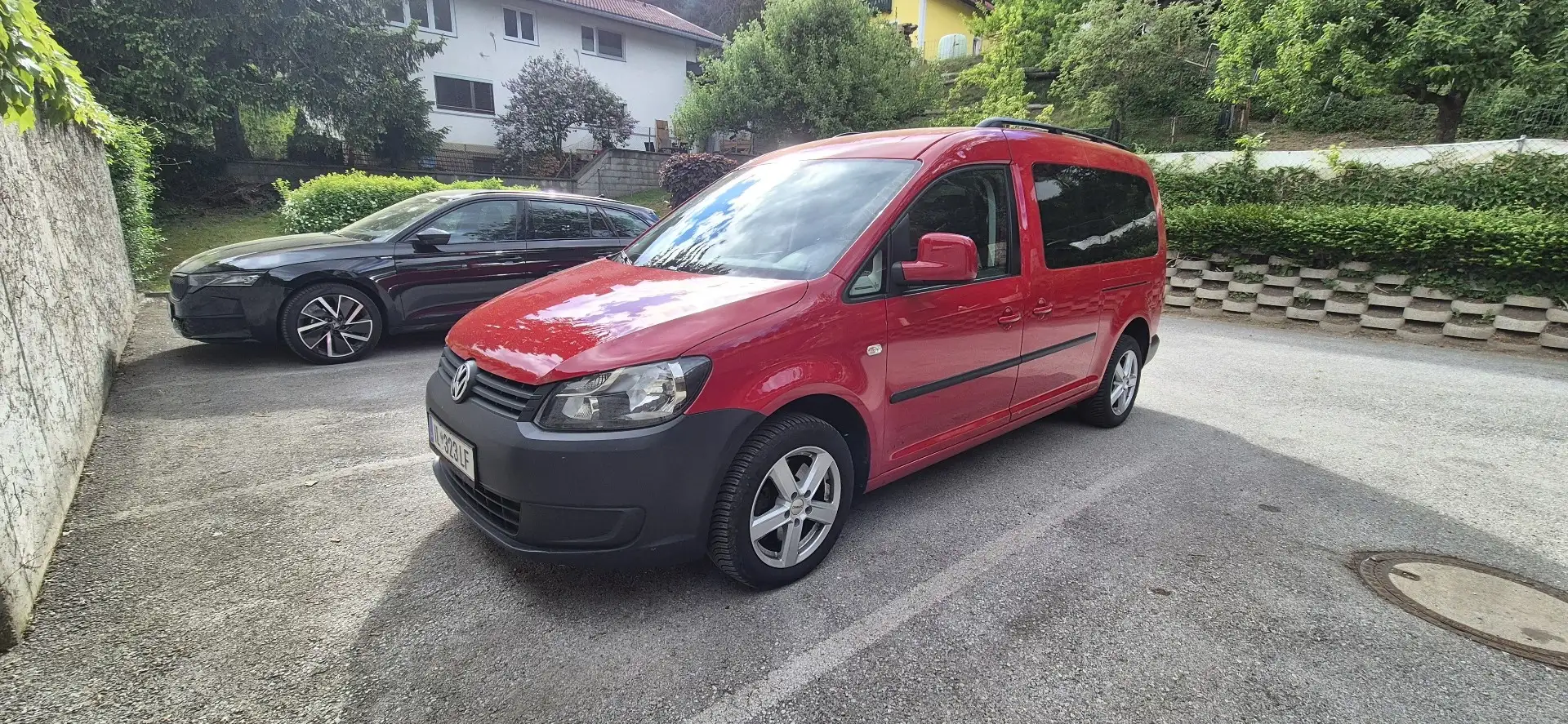 Volkswagen Caddy Kombi Maxi Family BMT 1,6 TDI DPF Rot - 1