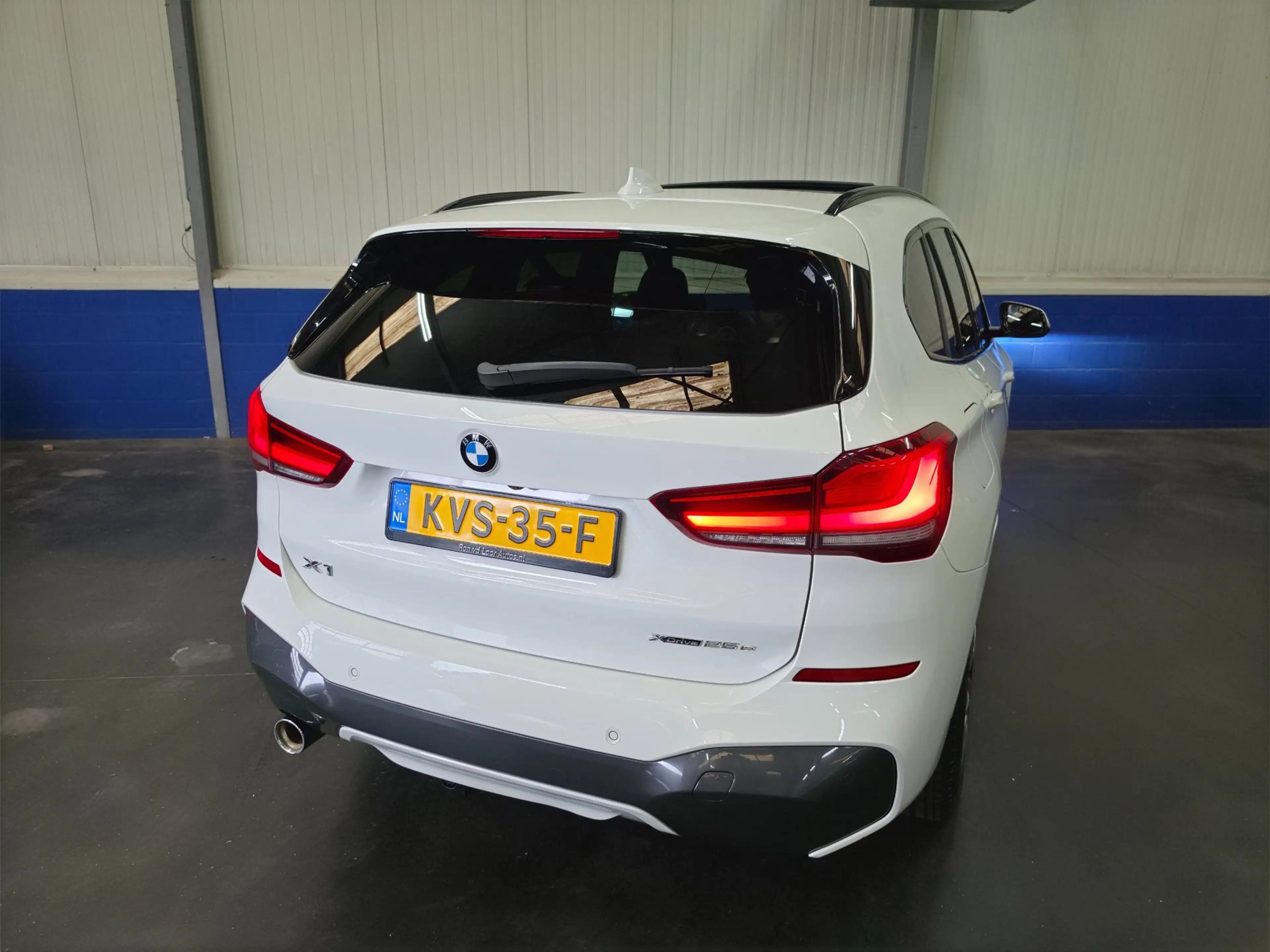 BMW X1 XDrive25e eDrive Edition///M pakket/Panorama/Trekh — photo 3