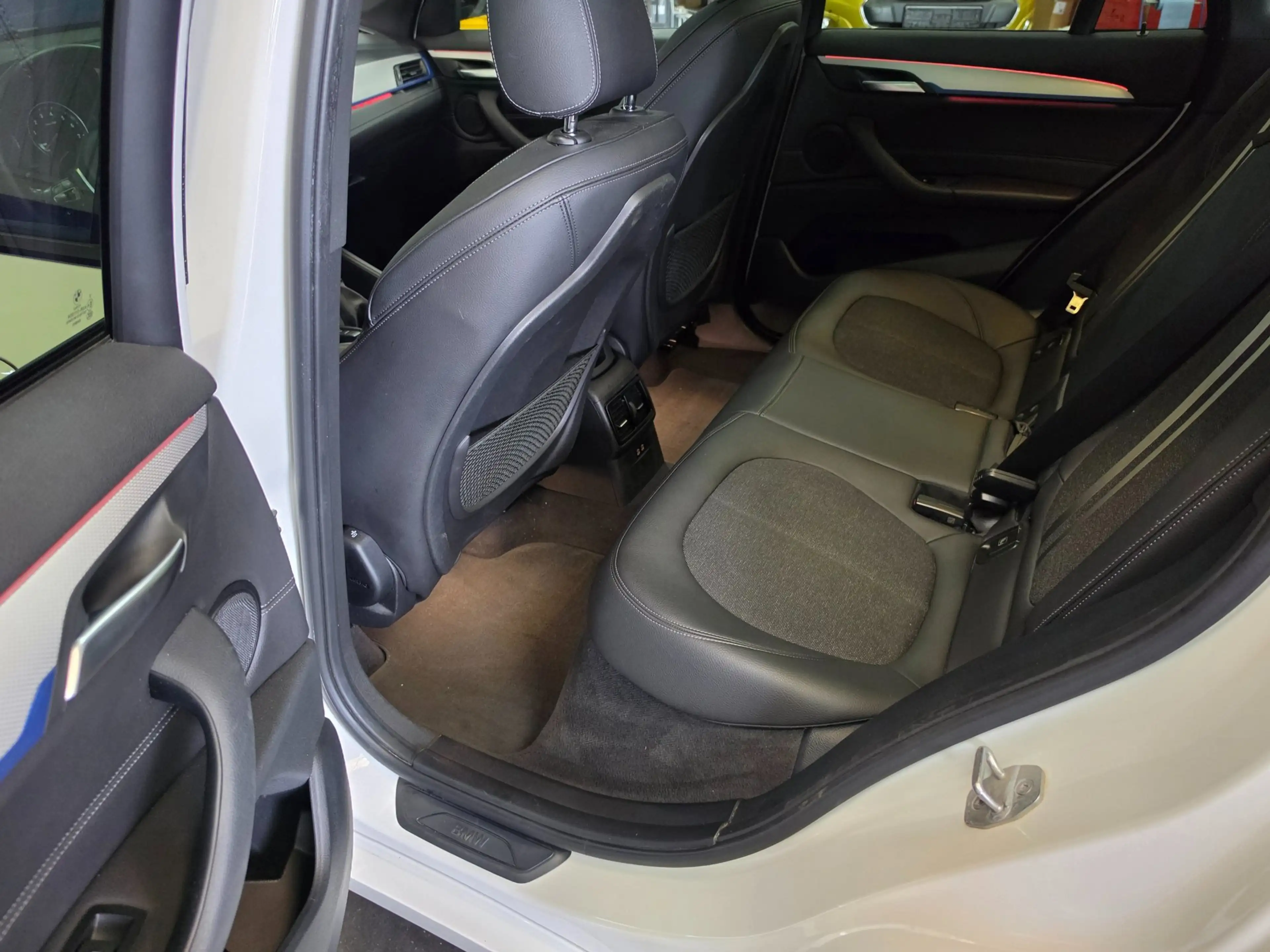BMW X1 XDrive25e eDrive Edition///M pakket/Panorama/Trekh — photo 11