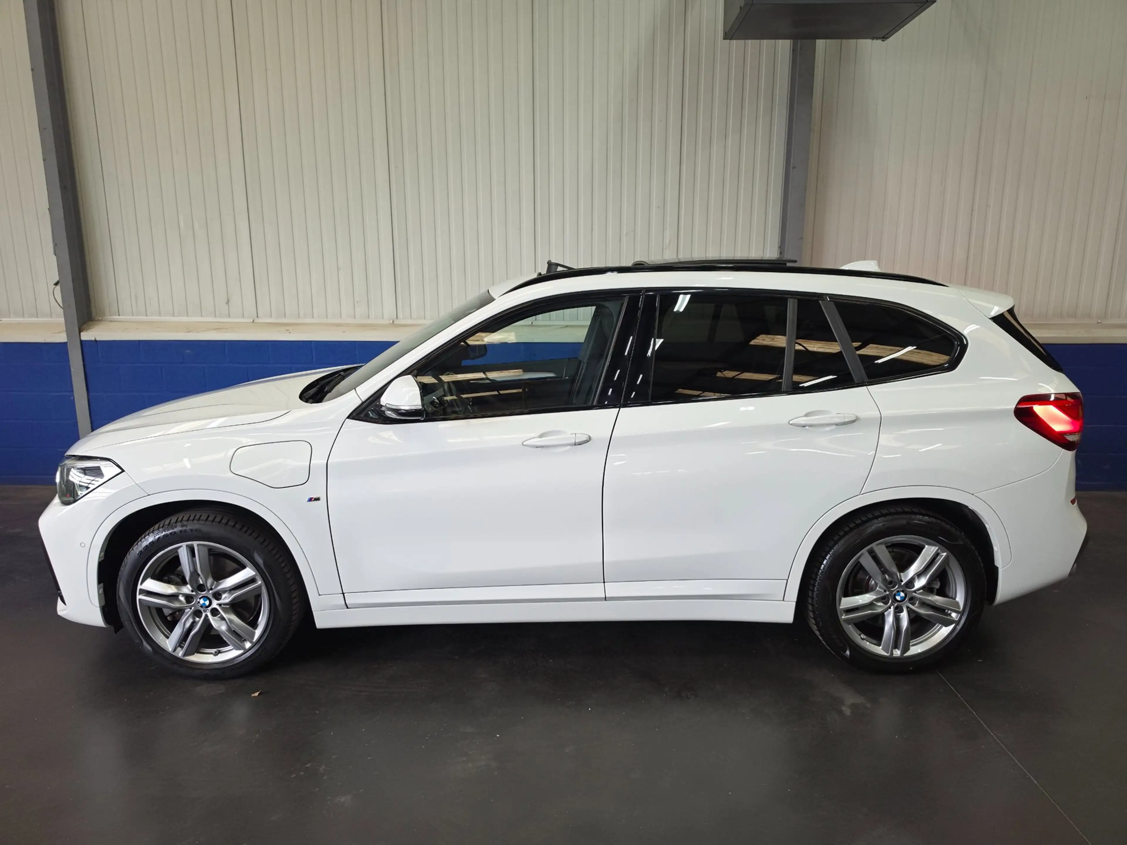 BMW X1 XDrive25e eDrive Edition///M pakket/Panorama/Trekh — photo 2
