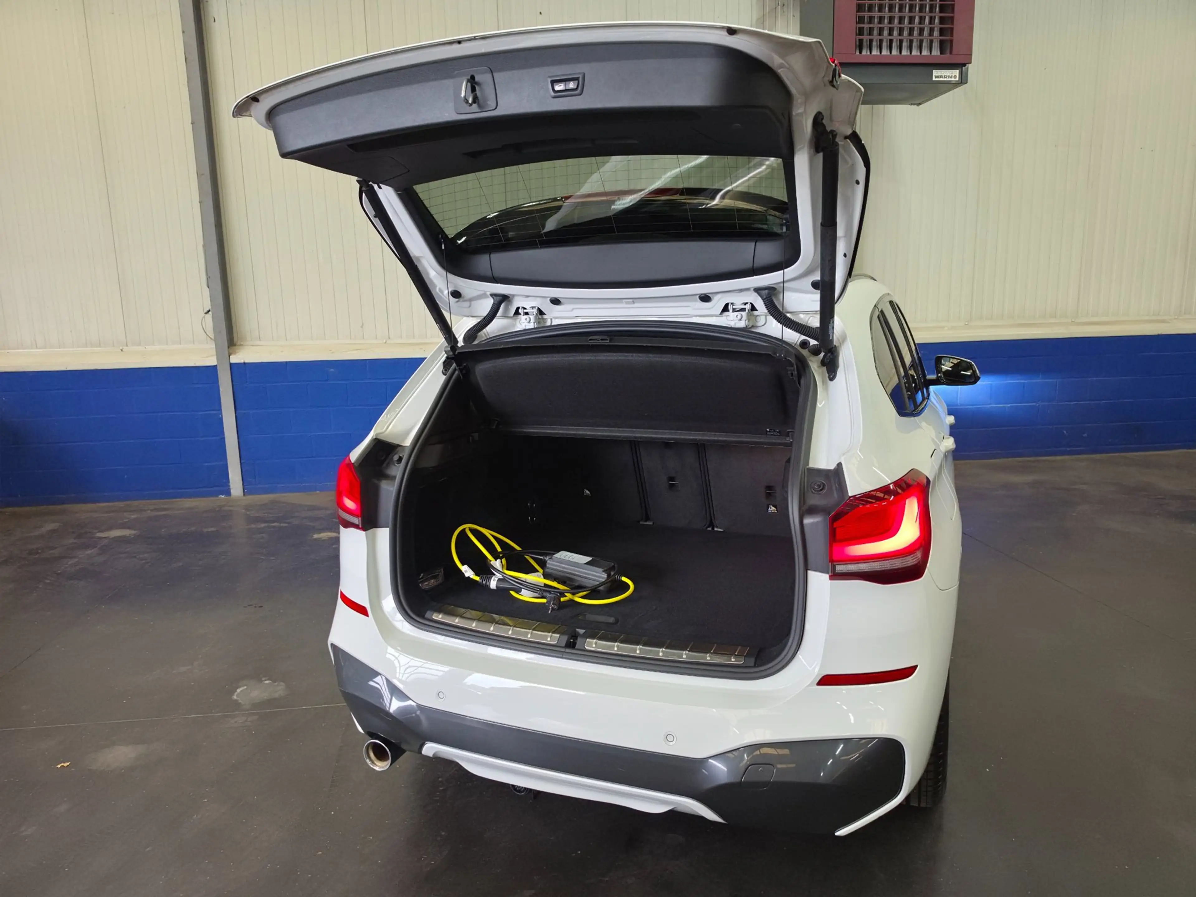 BMW X1 XDrive25e eDrive Edition///M pakket/Panorama/Trekh — photo 17