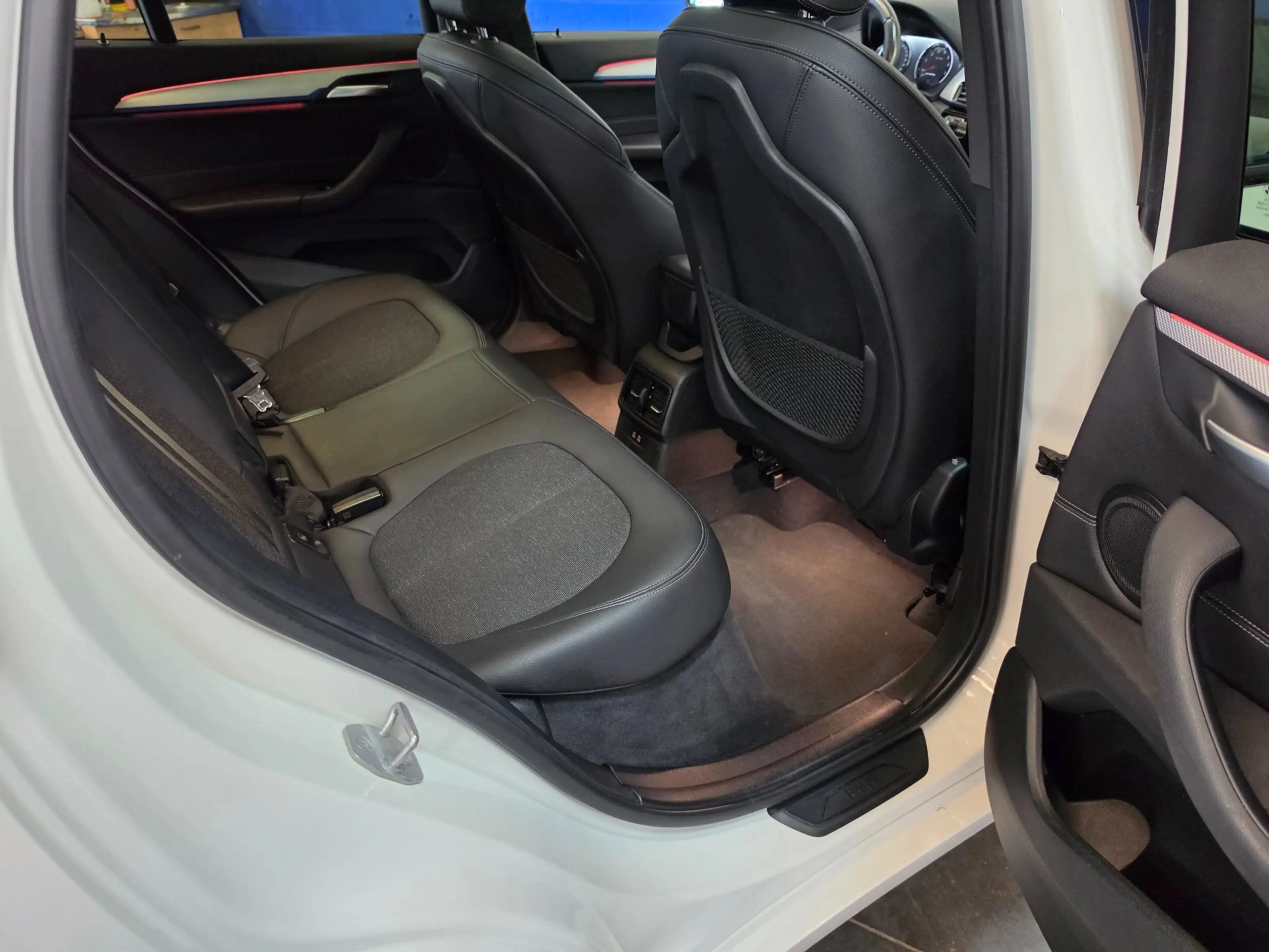 BMW X1 XDrive25e eDrive Edition///M pakket/Panorama/Trekh — photo 16