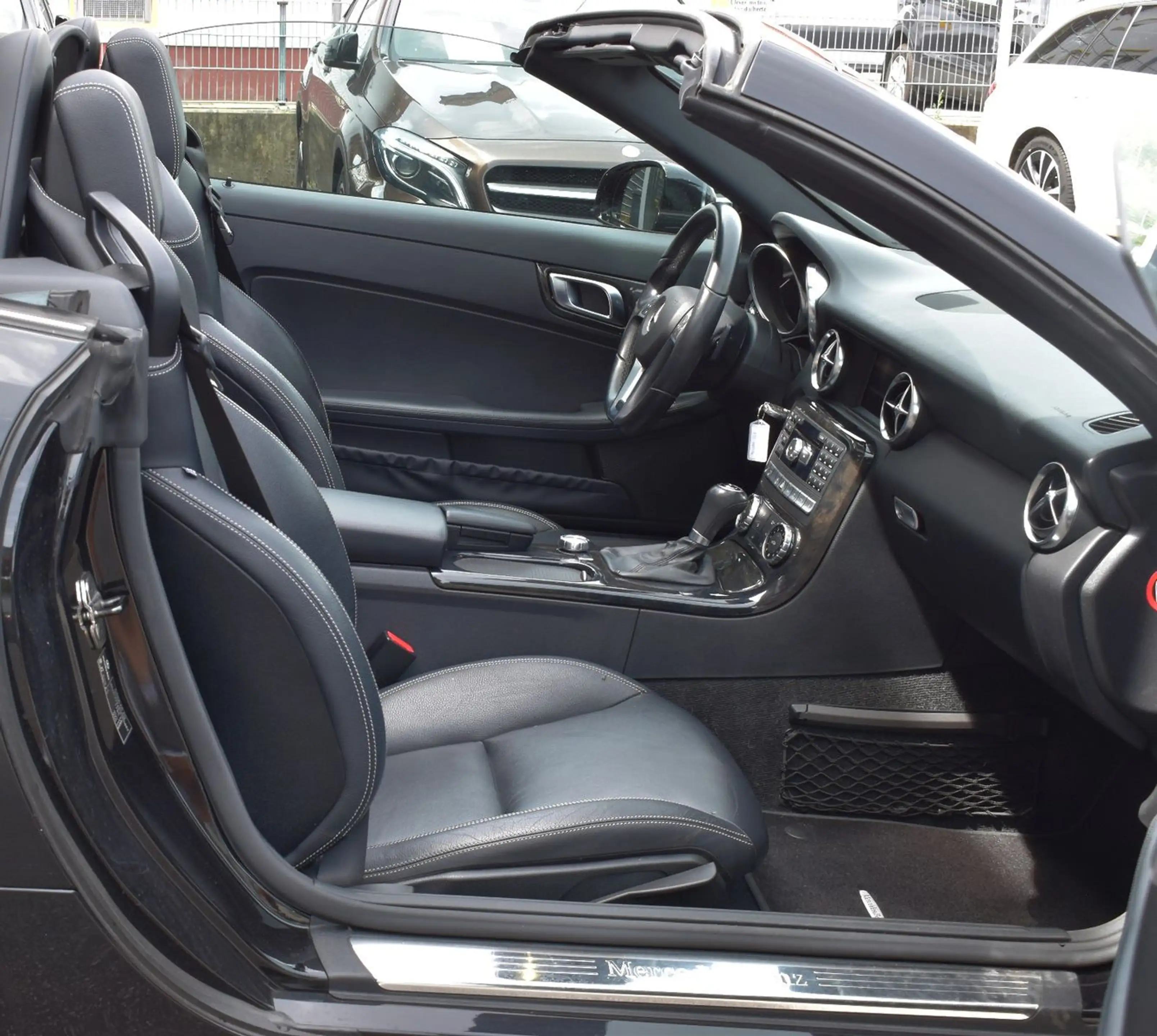Mercedes-Benz SLK 200 Roadster *Airscarf*PDC*Leder*Navi* — photo 10