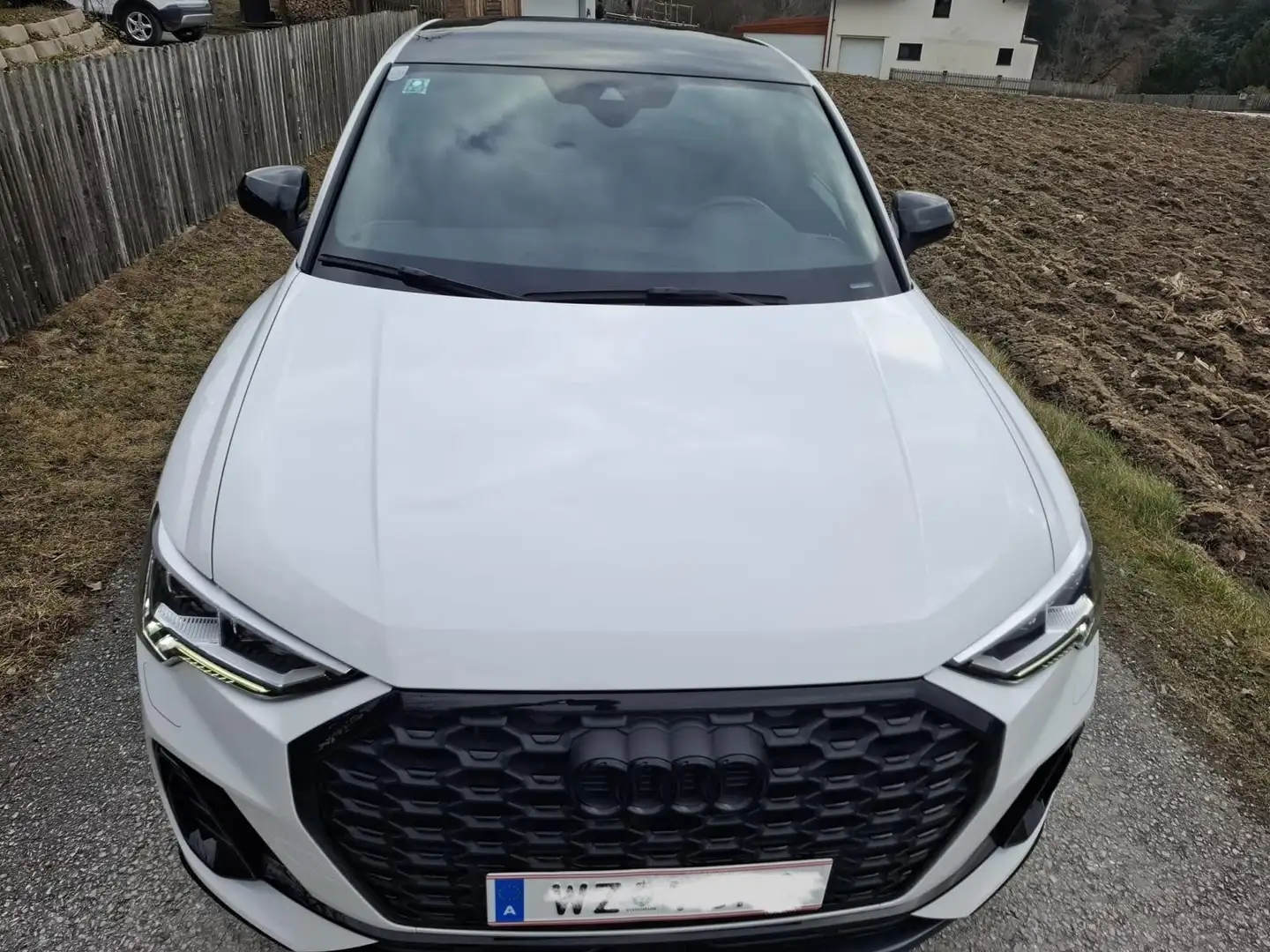 Audi Q3 45 TFSI e S-tronic S-line - 1