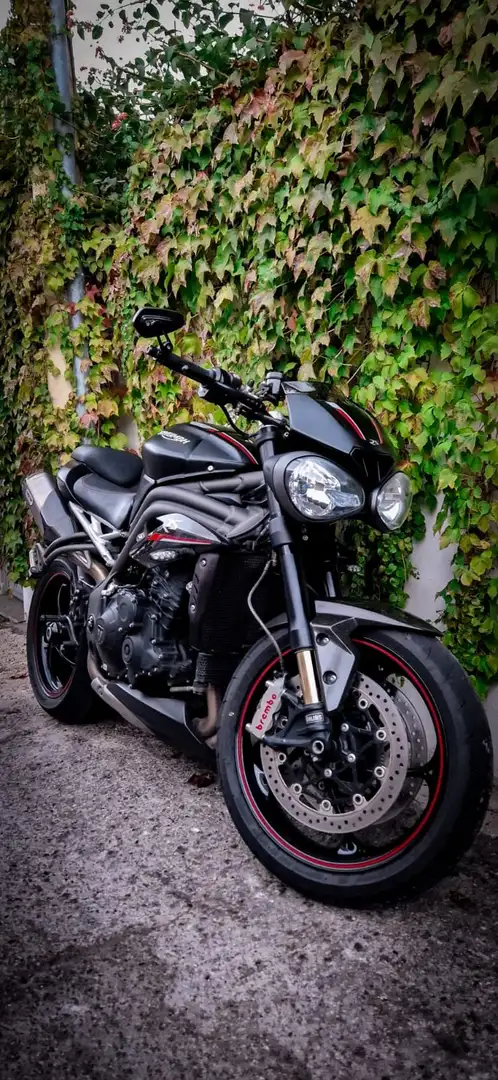 Triumph Speed Triple 1050 Rs Černá - 1