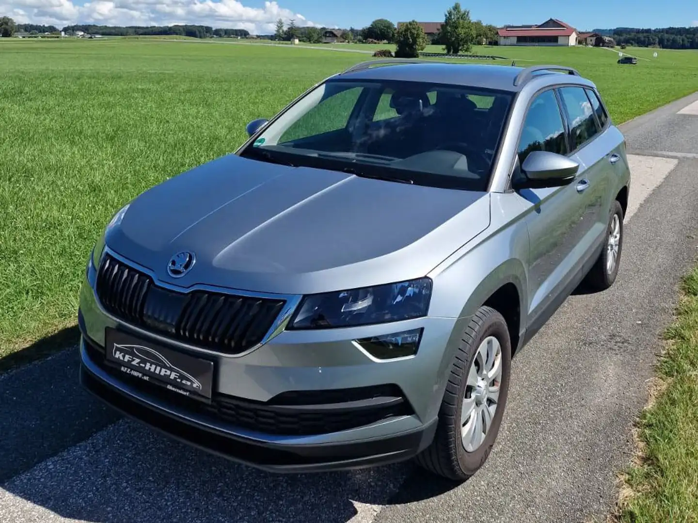 Skoda Karoq Active Grau - 1