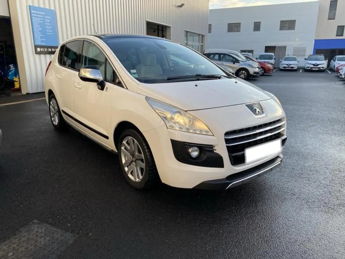 Peugeot 3008 2.0 e-HDi FAP BMP6 + Electric 37ch Blanc - 2