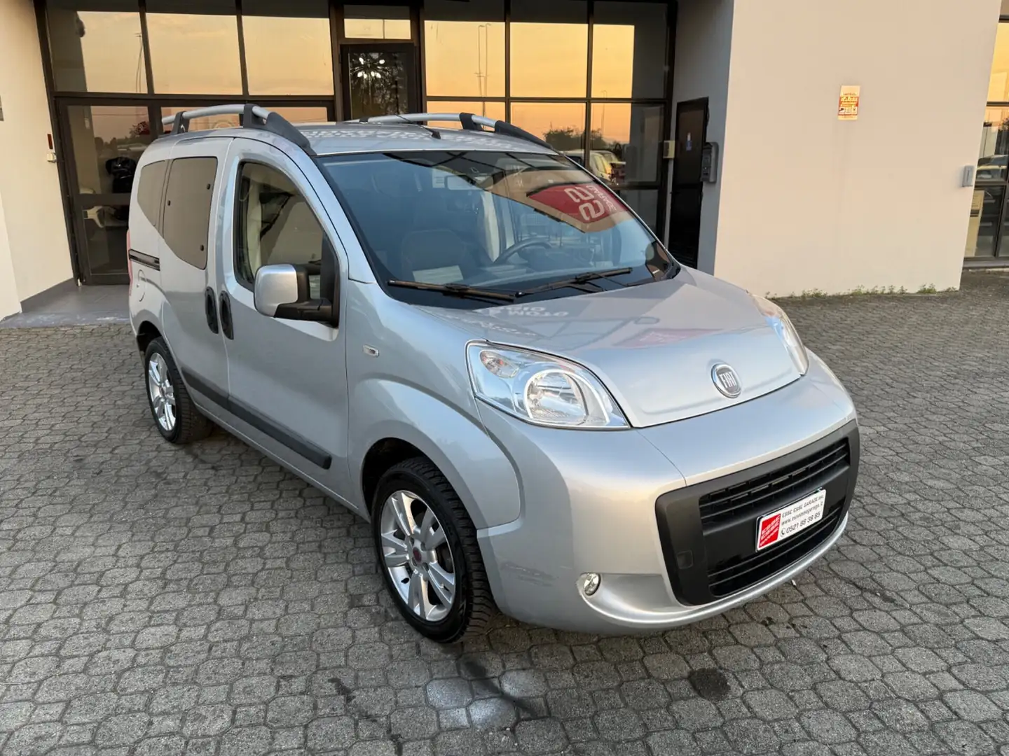Fiat Qubo QUBO 1.4 8V 77 CV Dynamic Natural Power Grau - 2