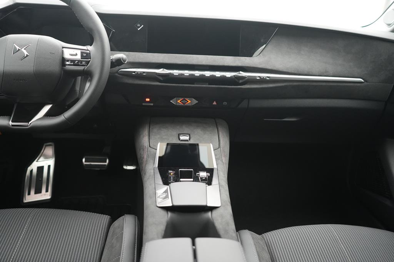 DS Automobiles DS 4 PERFORMANCE LINE PureTech 130 — photo 6