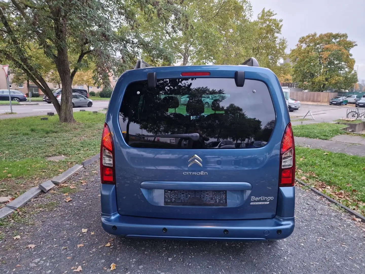 Citroen Berlingo Kombi Shine Automatik/ Navi / Euro 6 Blau - 2