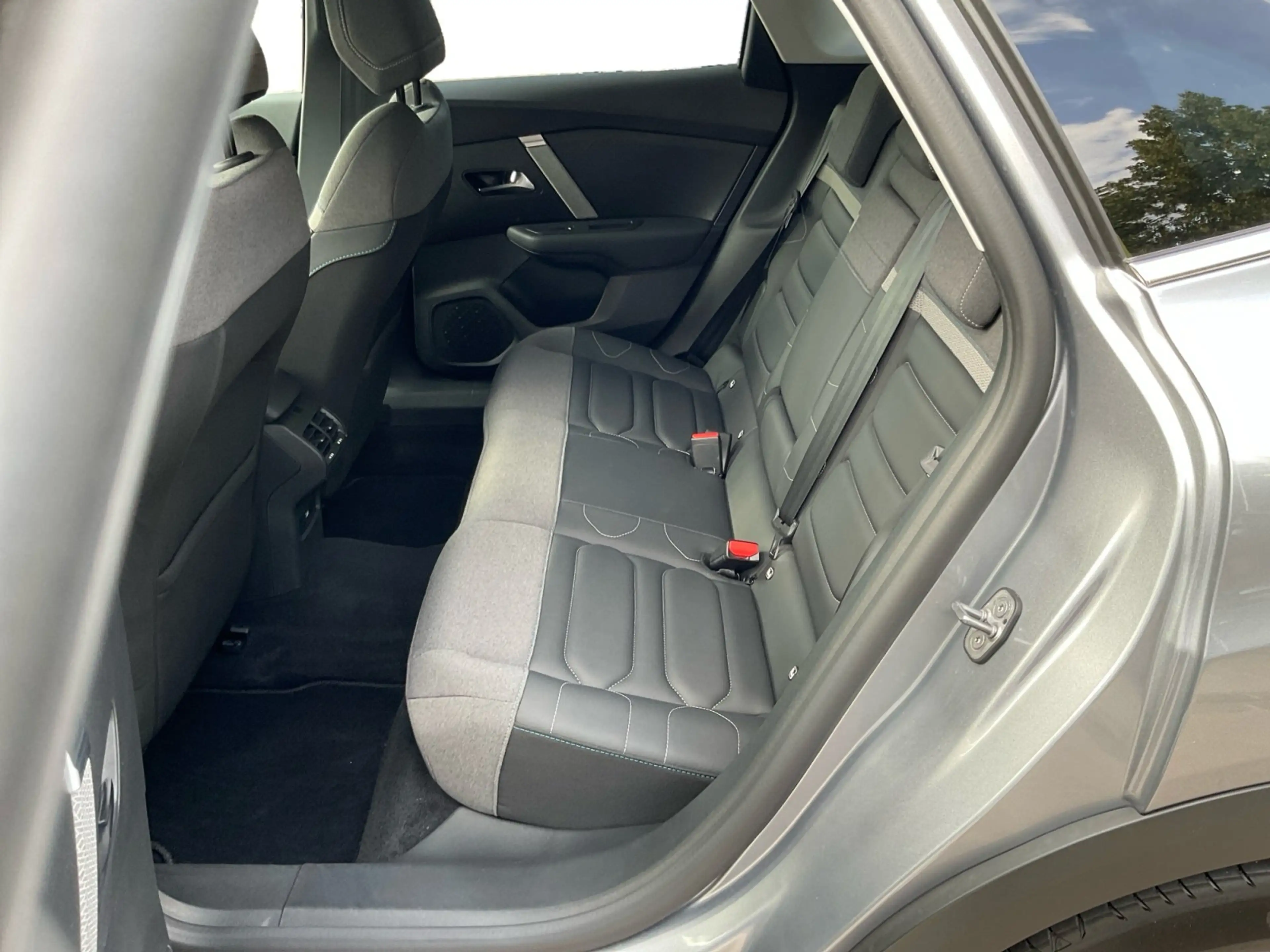 Citroen C4 X 1.2 PureTech 130EAT8 Max Navi*Head-up*Kamera — photo 15
