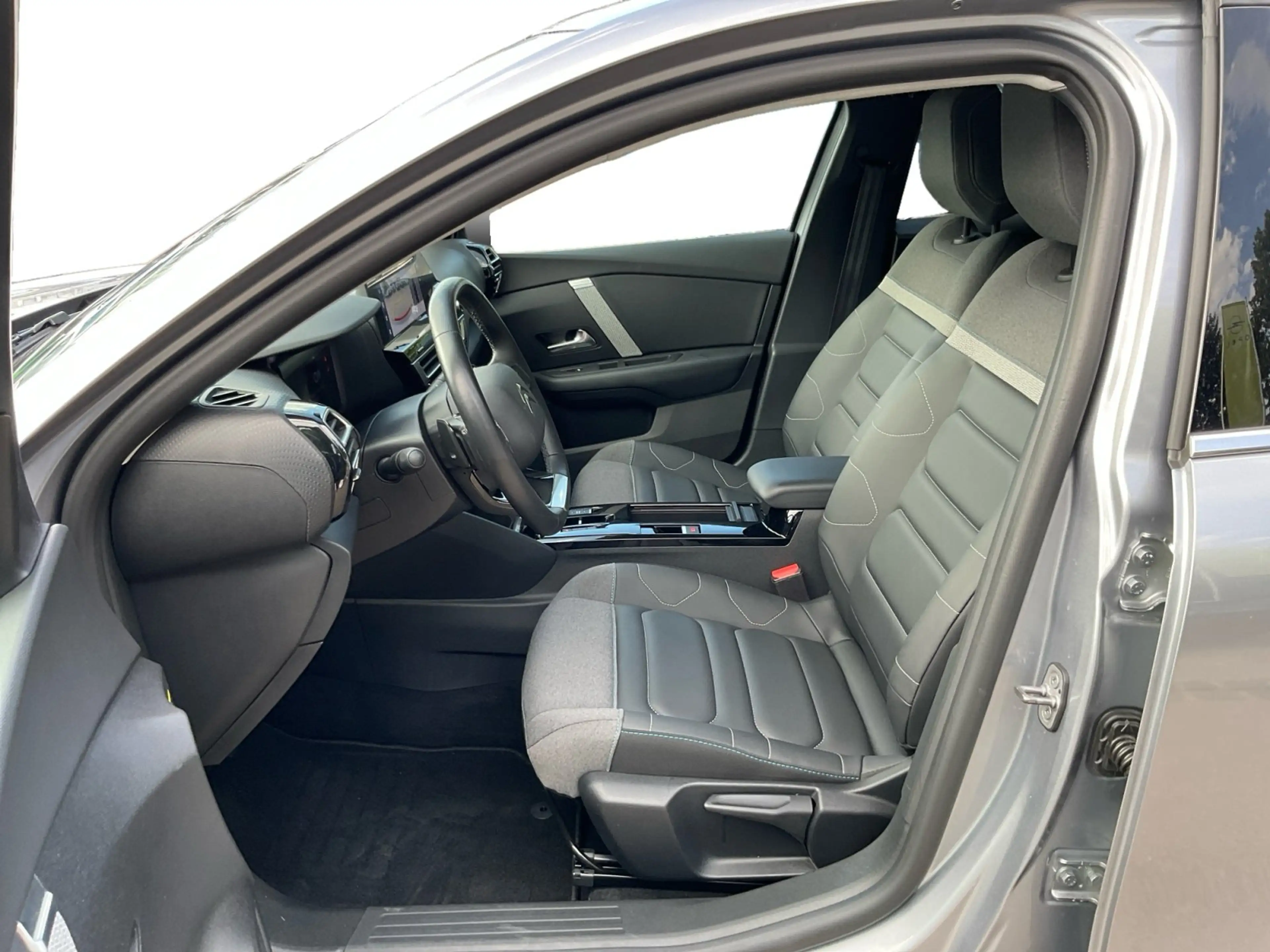 Citroen C4 X 1.2 PureTech 130EAT8 Max Navi*Head-up*Kamera — photo 11