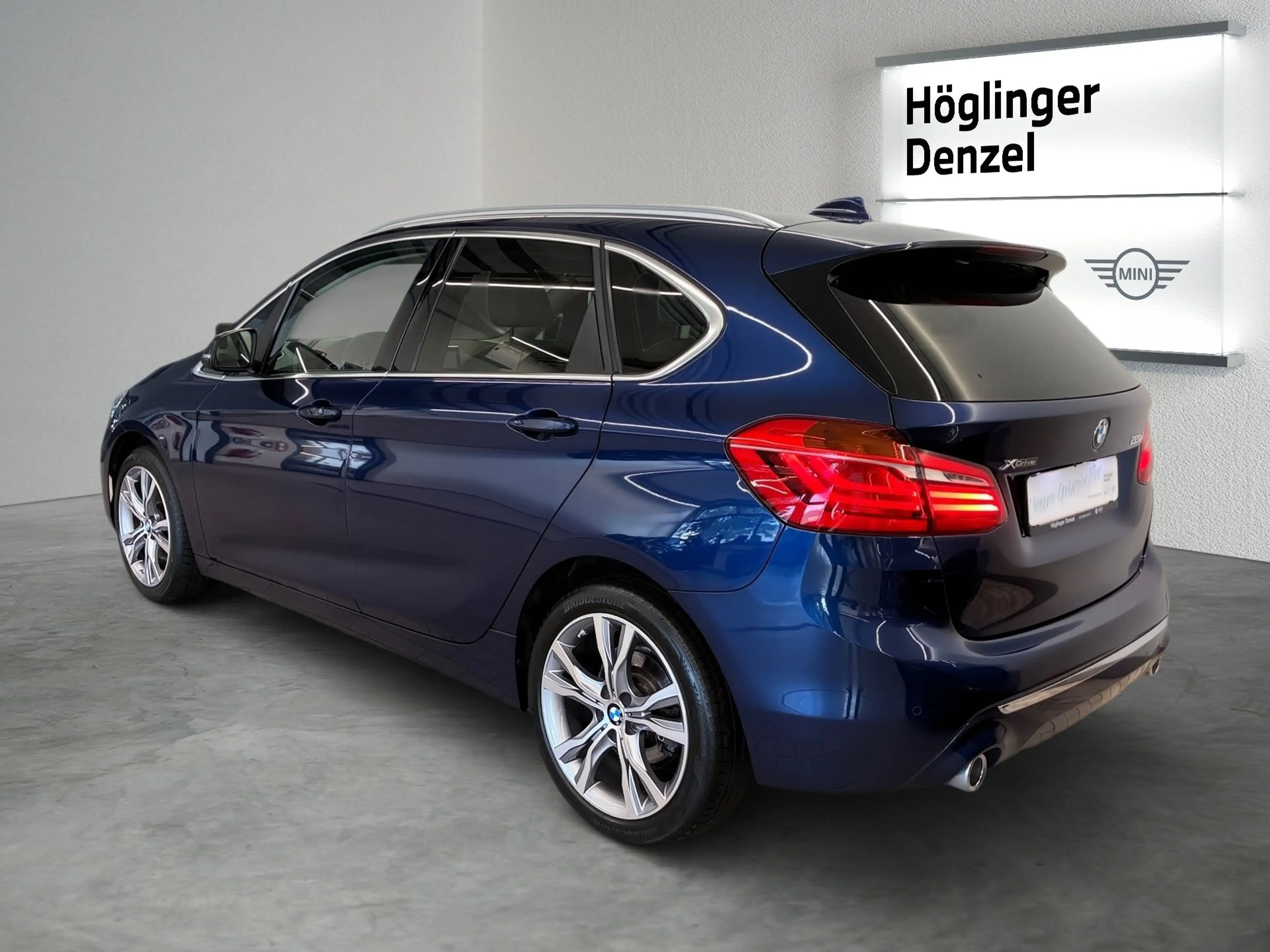 BMW 220 d xDrive — photo 10
