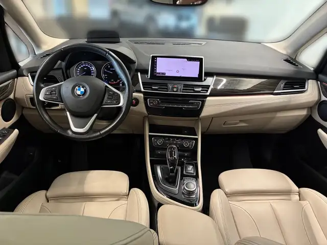 BMW 2 Series view 9