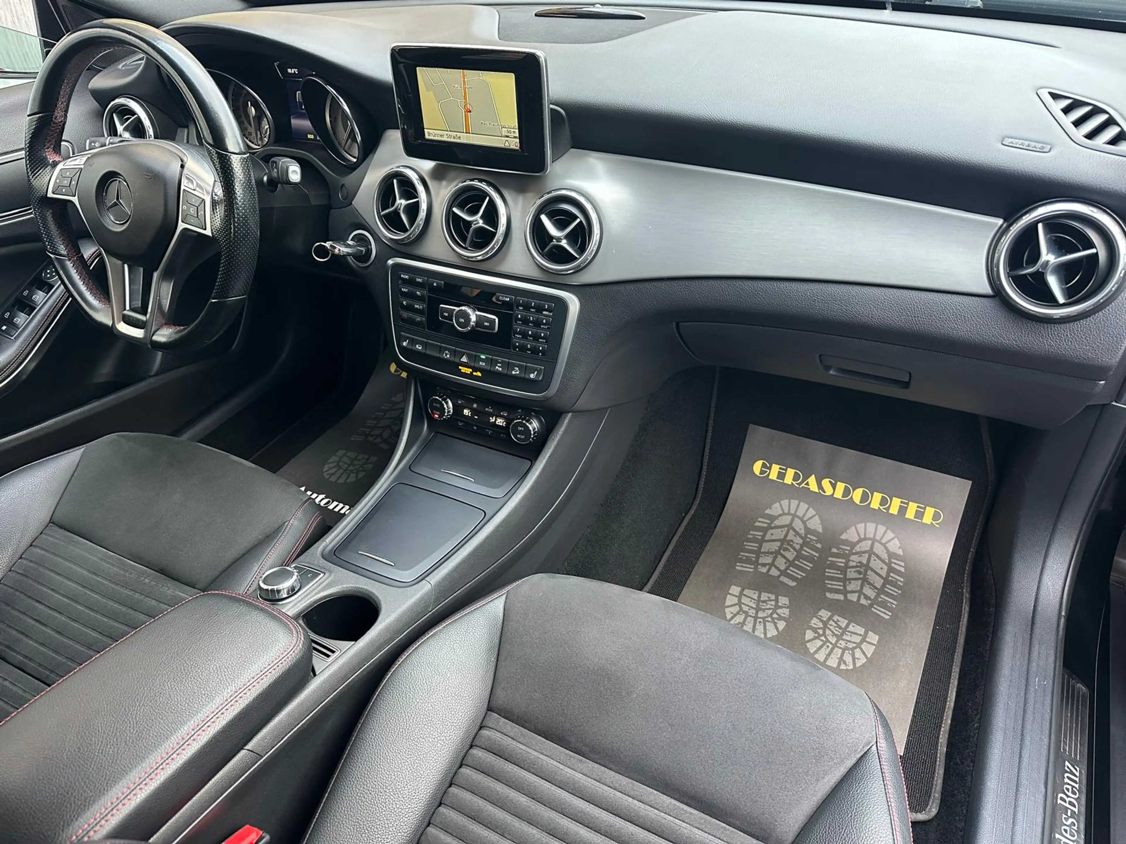 Mercedes-Benz GLA 220 GLA 220 d 4Matic AMG Line **Finanzierung** — photo 11