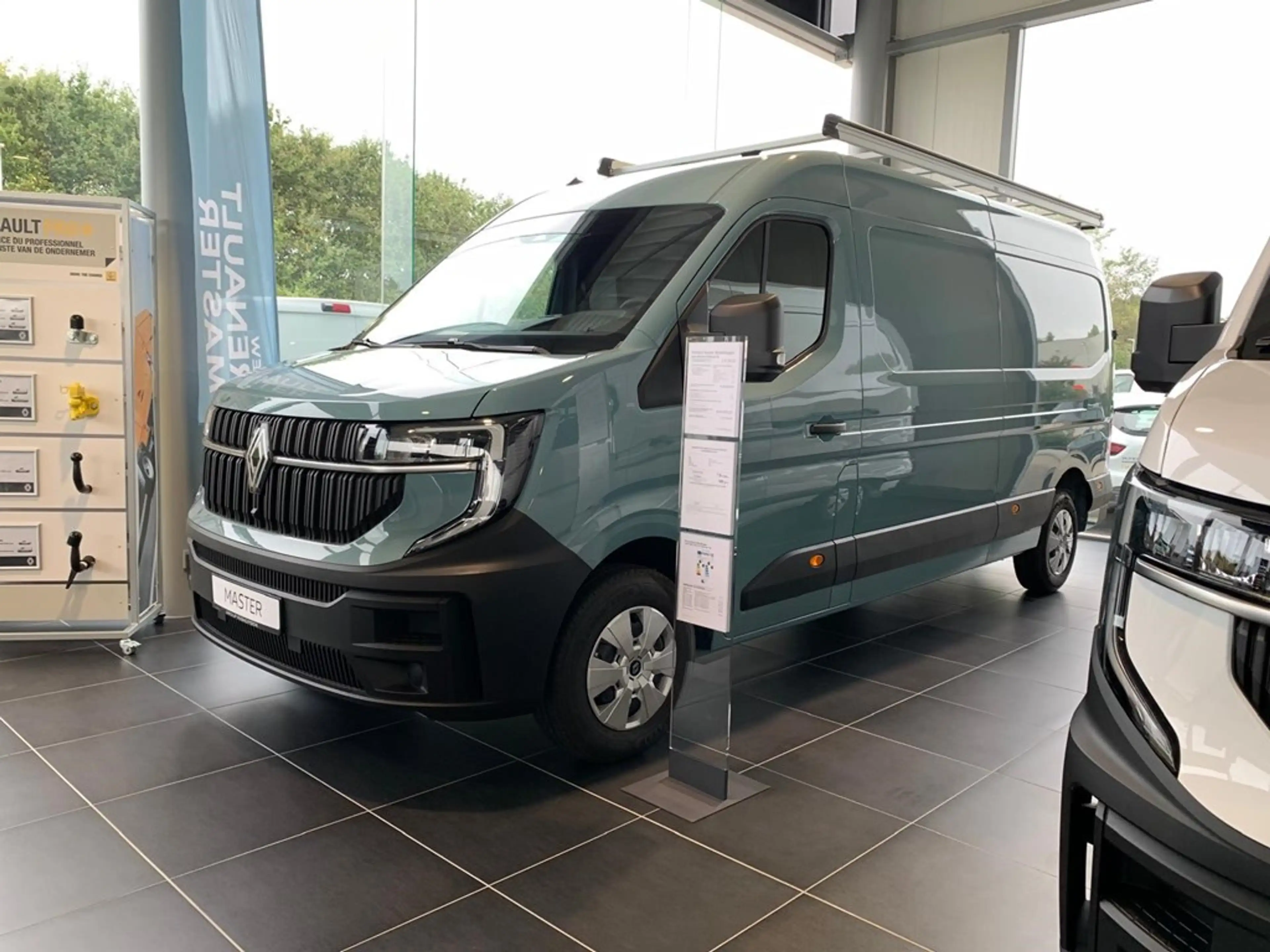 Renault Master Extra FWDL3H2 3.5T Blue dCi 150 — photo 2