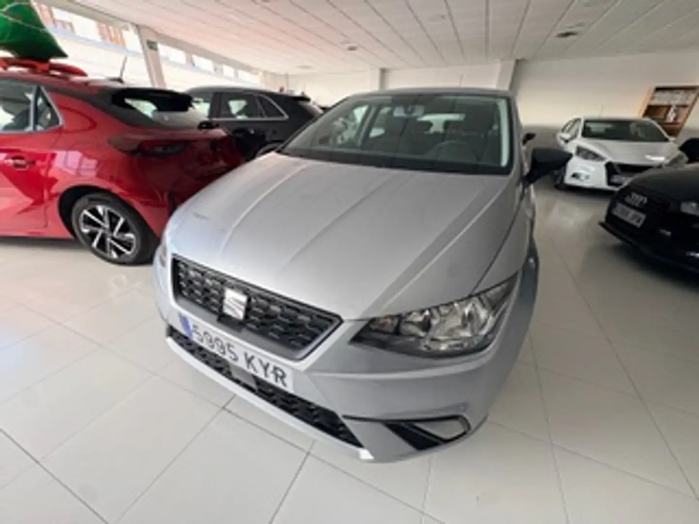 SEAT Ibiza 1.0 TSI S&S Reference Plus 95 Gris - 2