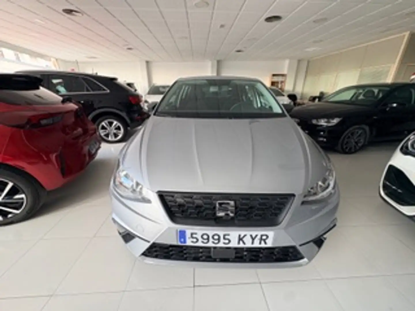 SEAT Ibiza 1.0 TSI S&S Reference Plus 95 Gris - 1