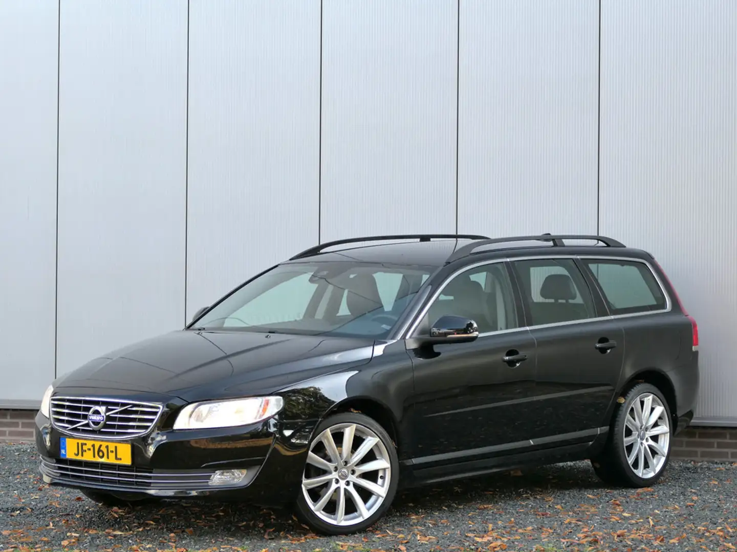 Volvo V70 2.0 T4 Polar Cruise Control / Bluetooth / Leer Noir - 1