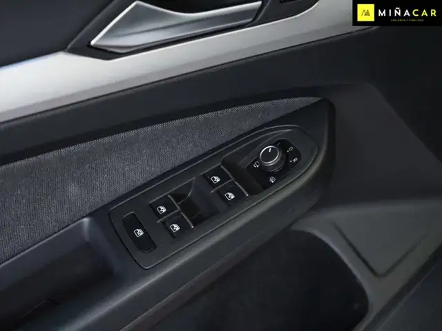 Volkswagen Golf view 23