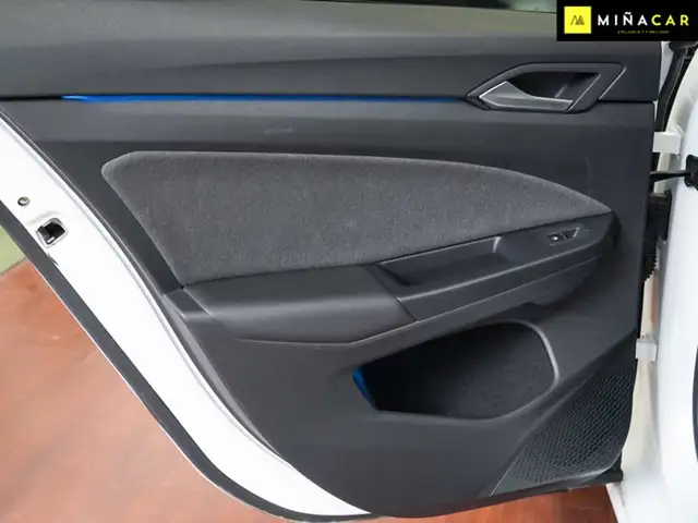 Volkswagen Golf view 24