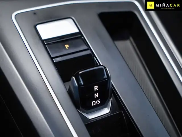 Volkswagen Golf view 9